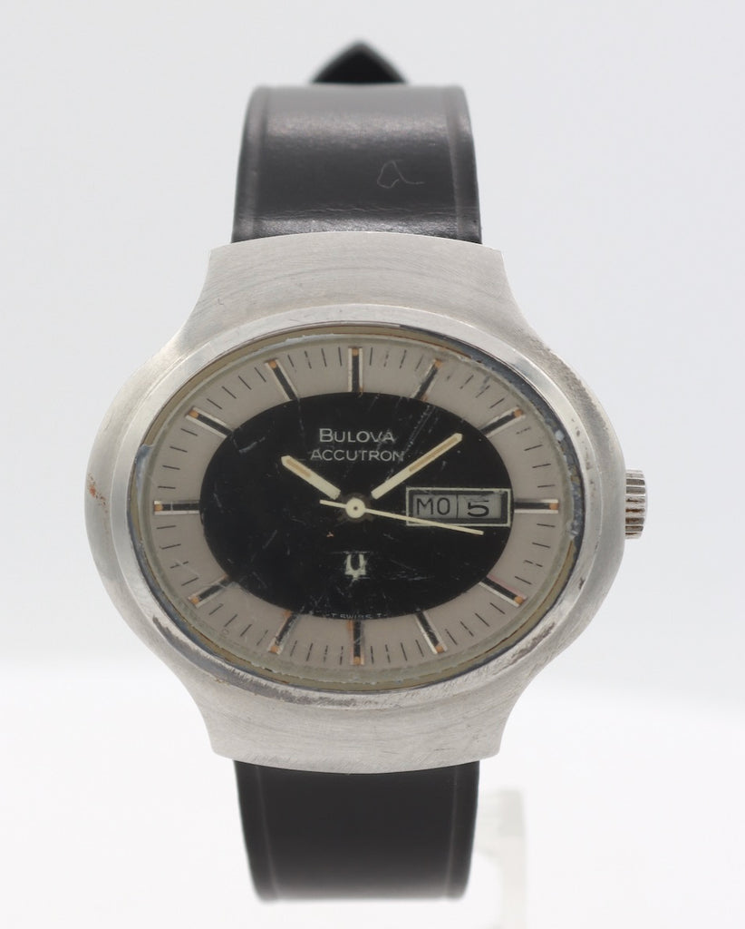 Vintage 1974 Bulova Accutron Tuxedo Dial Men's Tuning Fork Wristwatch Steel