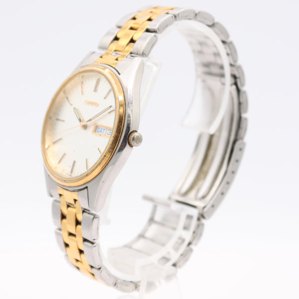 Vintage 37mm Seiko 7N43-9048 Day Date Men's Quartz Wristwatch Japan Silver Dial