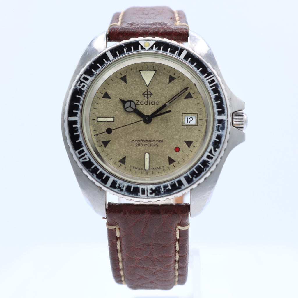 Vintage 42mm Zodiac 106.21.07 Red Point "Night Diver" Men's Quartz Wristwatch
