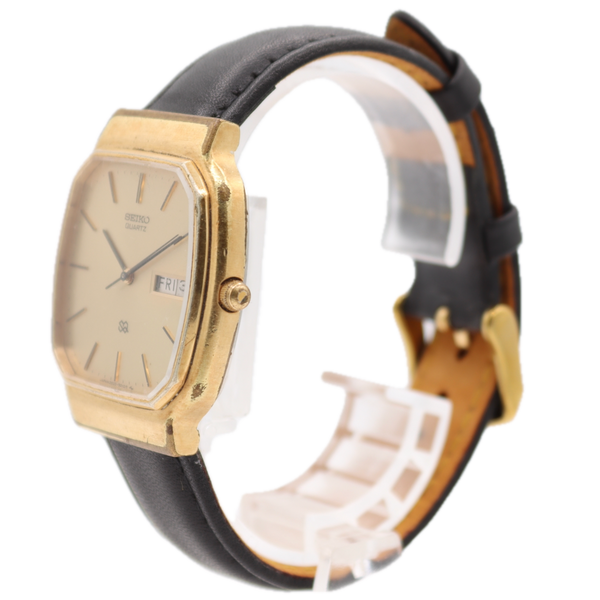 Vintage 34mm Seiko 2633-5010 Day Date Men's Quartz Wristwatch Japan Gold Plated