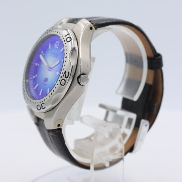 Vintage Fossil AM-3475 Blue 100M Sunburst Date Men's Quartz Wristwatch Steel