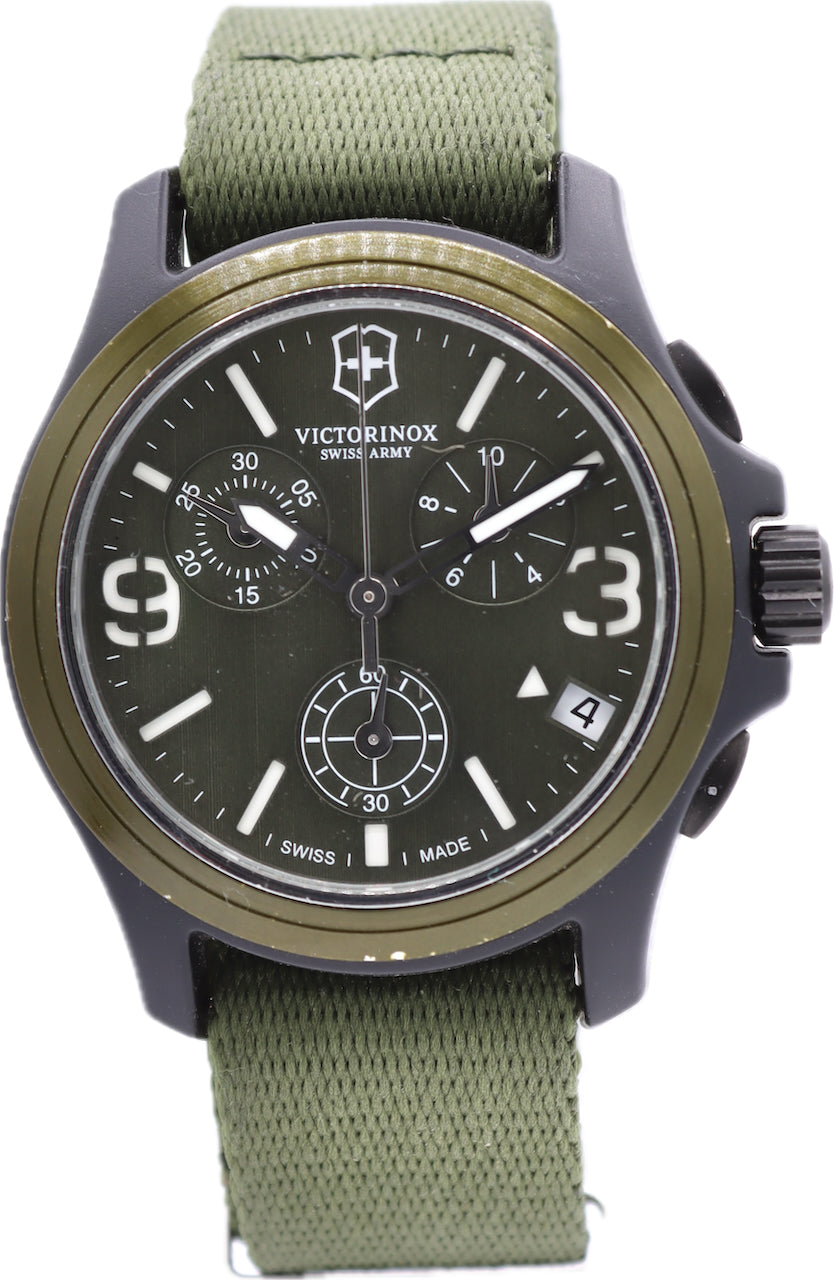 【美品】VICTORINOX SWISS ARMY腕時計 40mm Victorinox 241531 Swiss Army Olive Green Men's Quartz