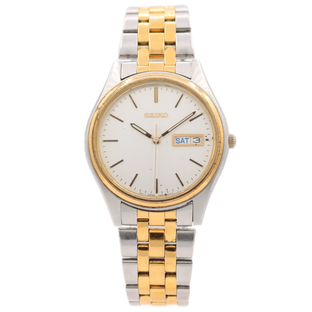 Vintage 37mm Seiko 7N43-9048 Day Date Men's Quartz Wristwatch Japan Silver Dial