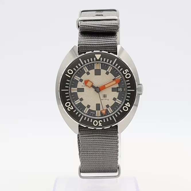 Doxa SUB 200T Army x Hodinkee 804.10.031.29.SE17 2026